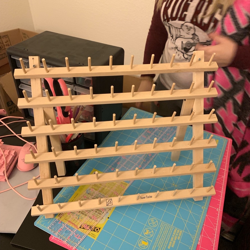 Singer Sewing machine - Picture 5 of 7